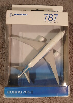 Daron Boeing 787 Dreamliner Diecast Toy New 