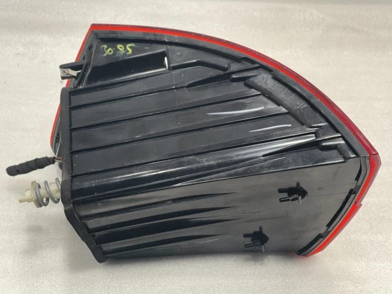 Luz trasera izquierda Volkswagen Jetta 2017-2018 montada en cuarto 4 cilindros 1,4 L 60 k 45010 Foto 4 de 4