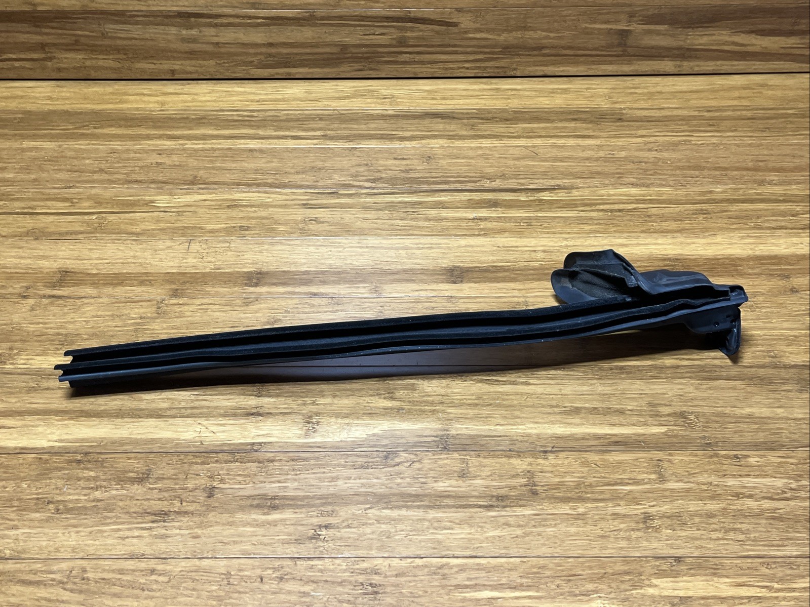 2017-2023 Rolls Royce Dawn RR6 Rear Left Inner Weatherstrip Cover 7370151 OEM