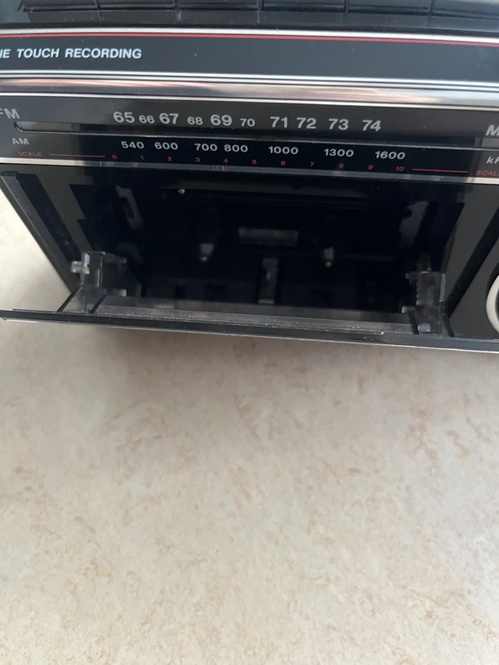 sanyo am/fm cassete recorder original aus Japan model no.m2670f - Bild 4 von 4