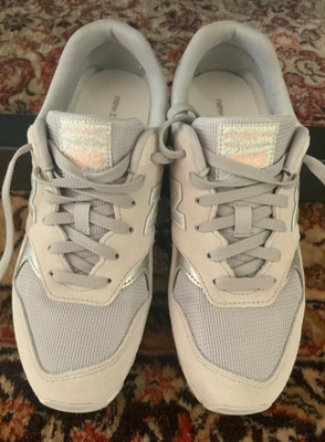 New Balance   Sneaker  393'' in Grau und Silber Gr. 40,5