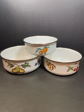3 Piece Set Enameled Metal  Nesting Stacking Mixing Serving Bowls White Fruit