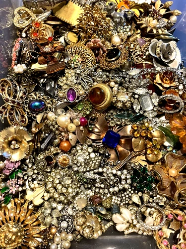 Estate 1 Lb+ Bag Mixed Jewelry Lot Vintage-Modern DIY JUNK CRAFT REPAIR Unsorted