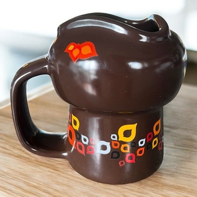 Miam-Miam Explore Mug. Brown. Rounded Triangular Opening. By Patricia Ryan.