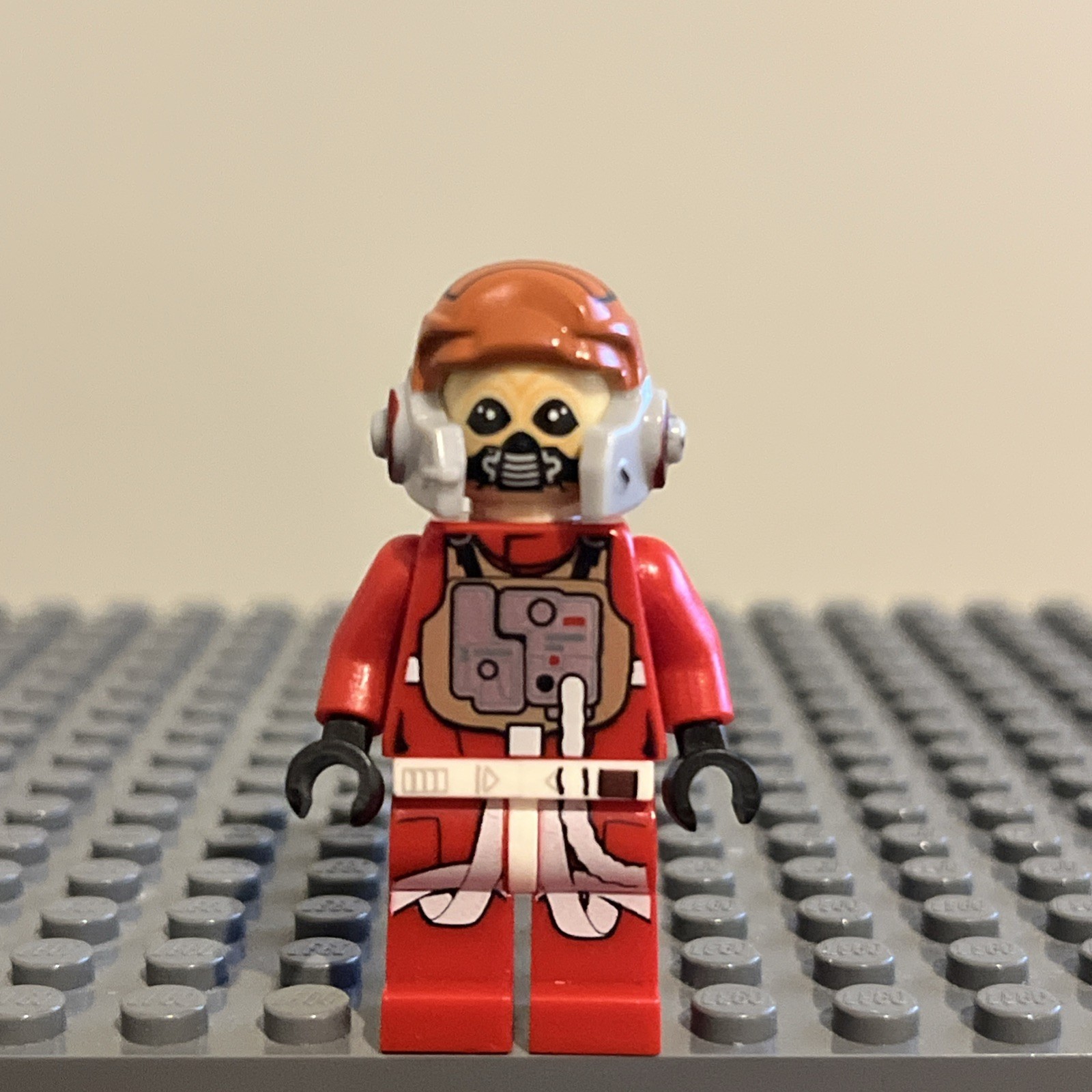 LEGO Star Wars Ten Numb Minifigure Red Jumpsuit SW0556 B-Wing 75050