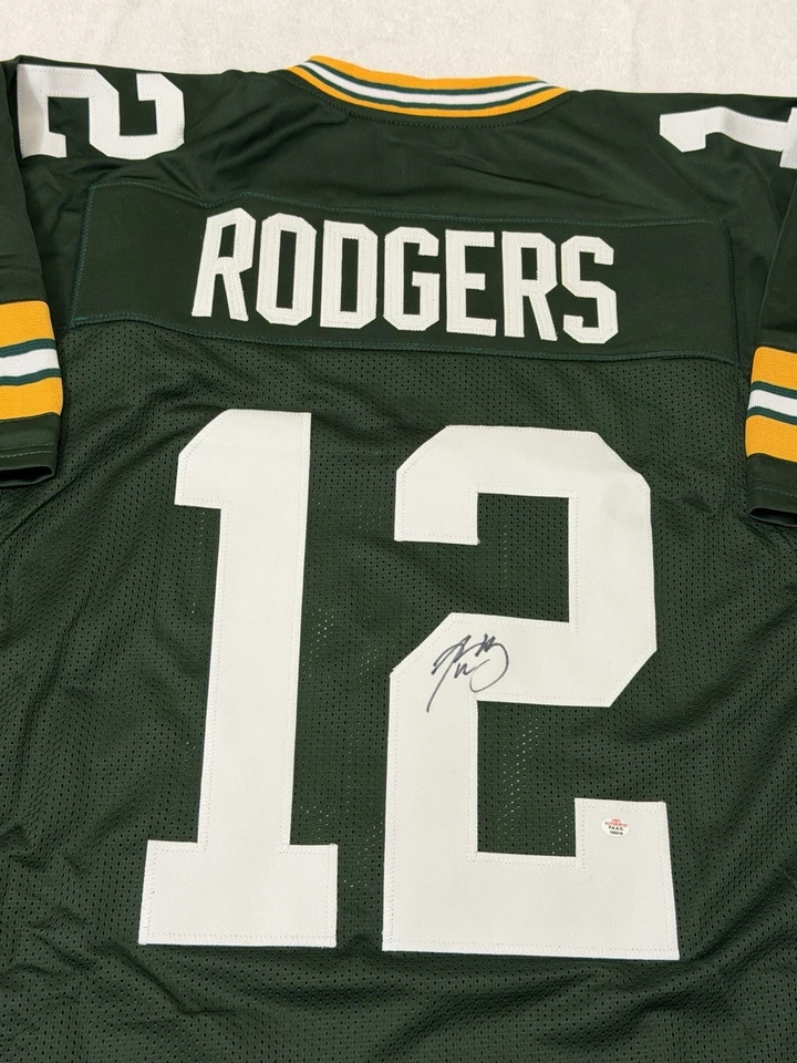 Camiseta de fútbol firmada por Aaron Rodgers Green Bay Packers con certificado de autenticidad Foto 2 de 4