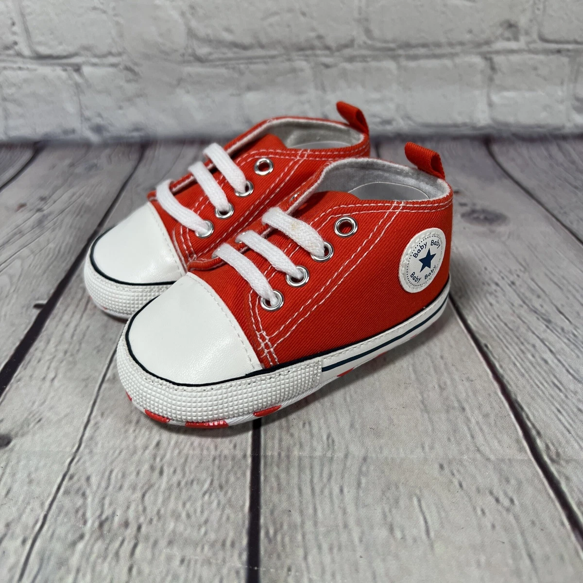 Baby converse best sale crib shoes