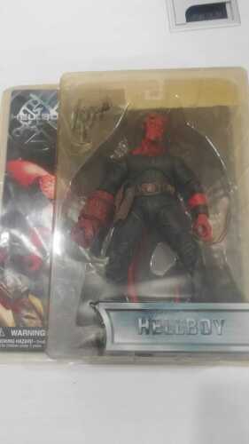 2002 HELLBOY MOVIE ACTION FIGURE MEZCO MOC PRIVATE COLLECTION RARE - Picture 1 of 3