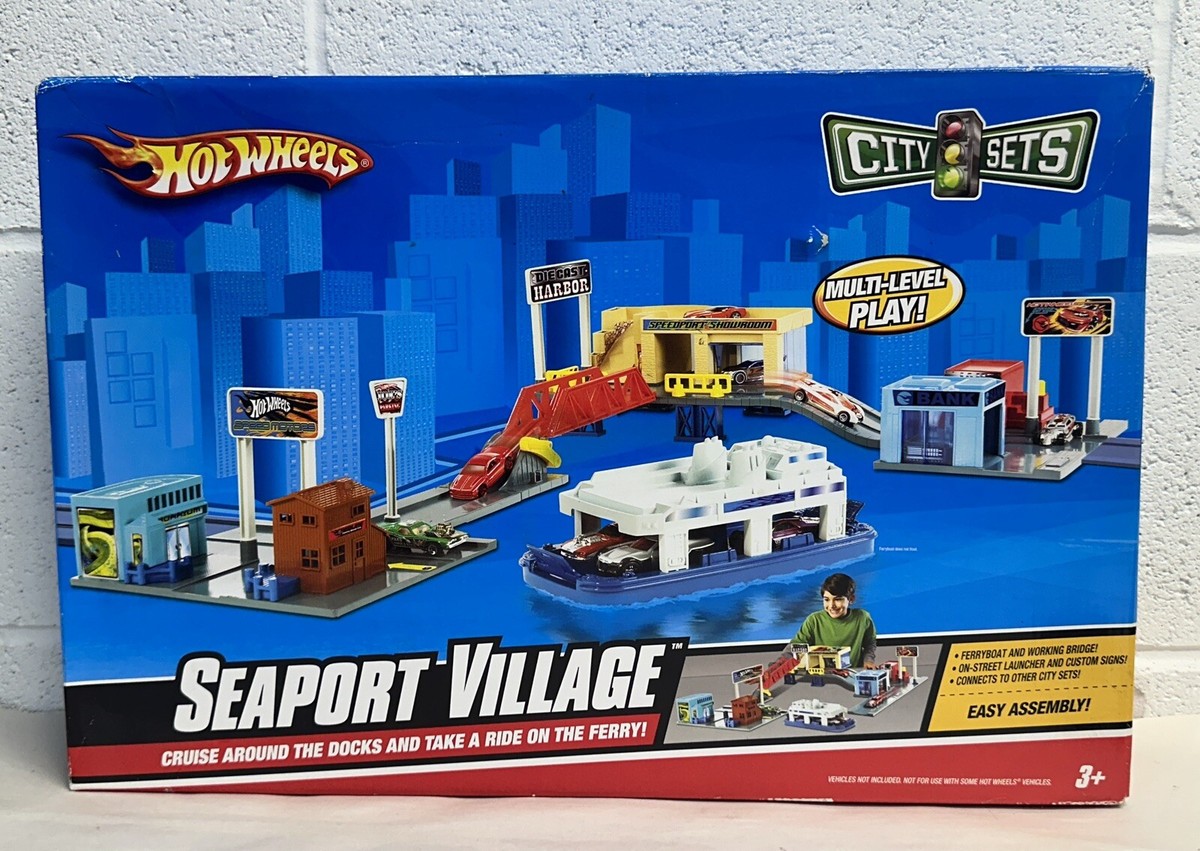 Hot Wheels City Sets Seaport Village Playset / Mattel 2008