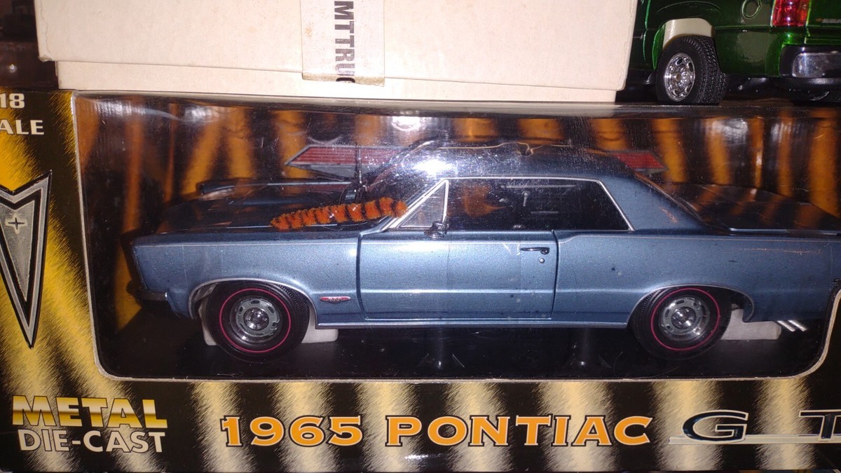 Sun Star America Blue Silver 1965 Pontiac GTO Die Cast Tiger Car 1