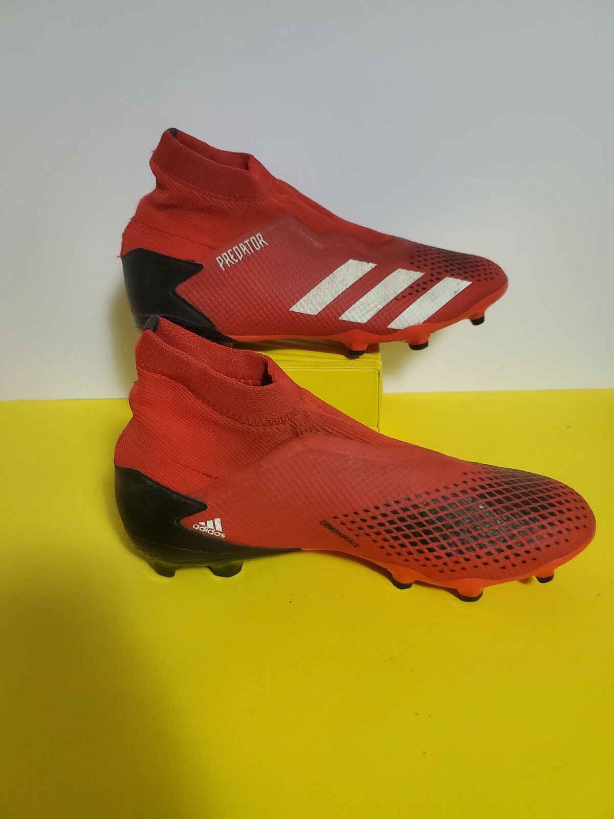 predator mutator 20.3 laceless firm ground cleats