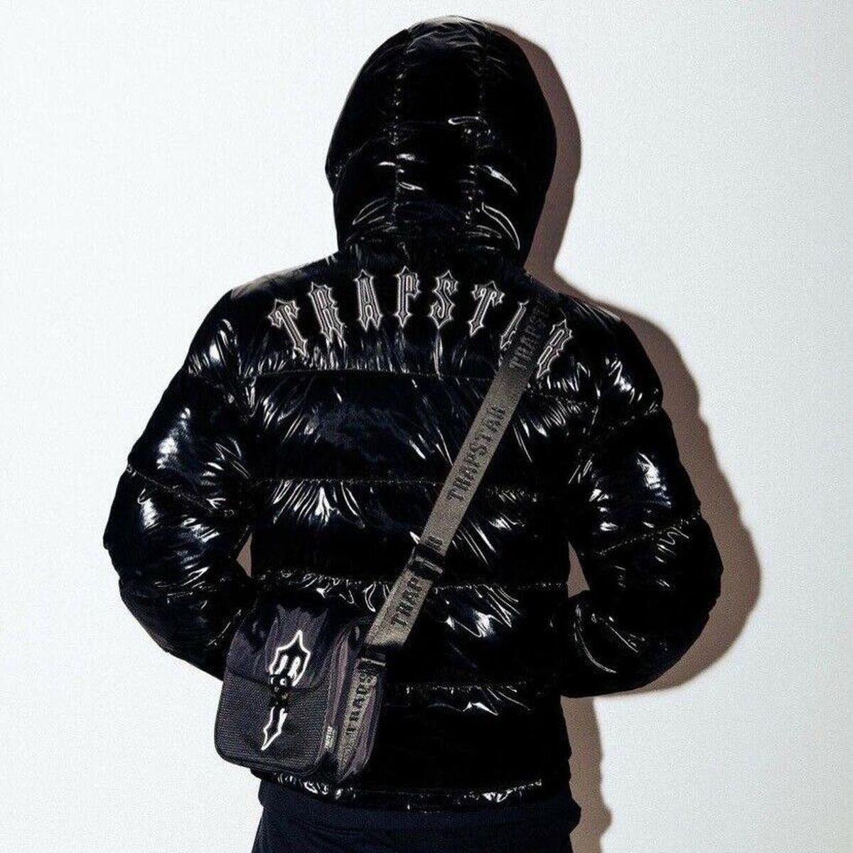 Trapstar Irongate T Cross Body Bag 2.0 Black - Brand New Trapstar Irongate T Cross Body Bag 2.0 Black - Brand New