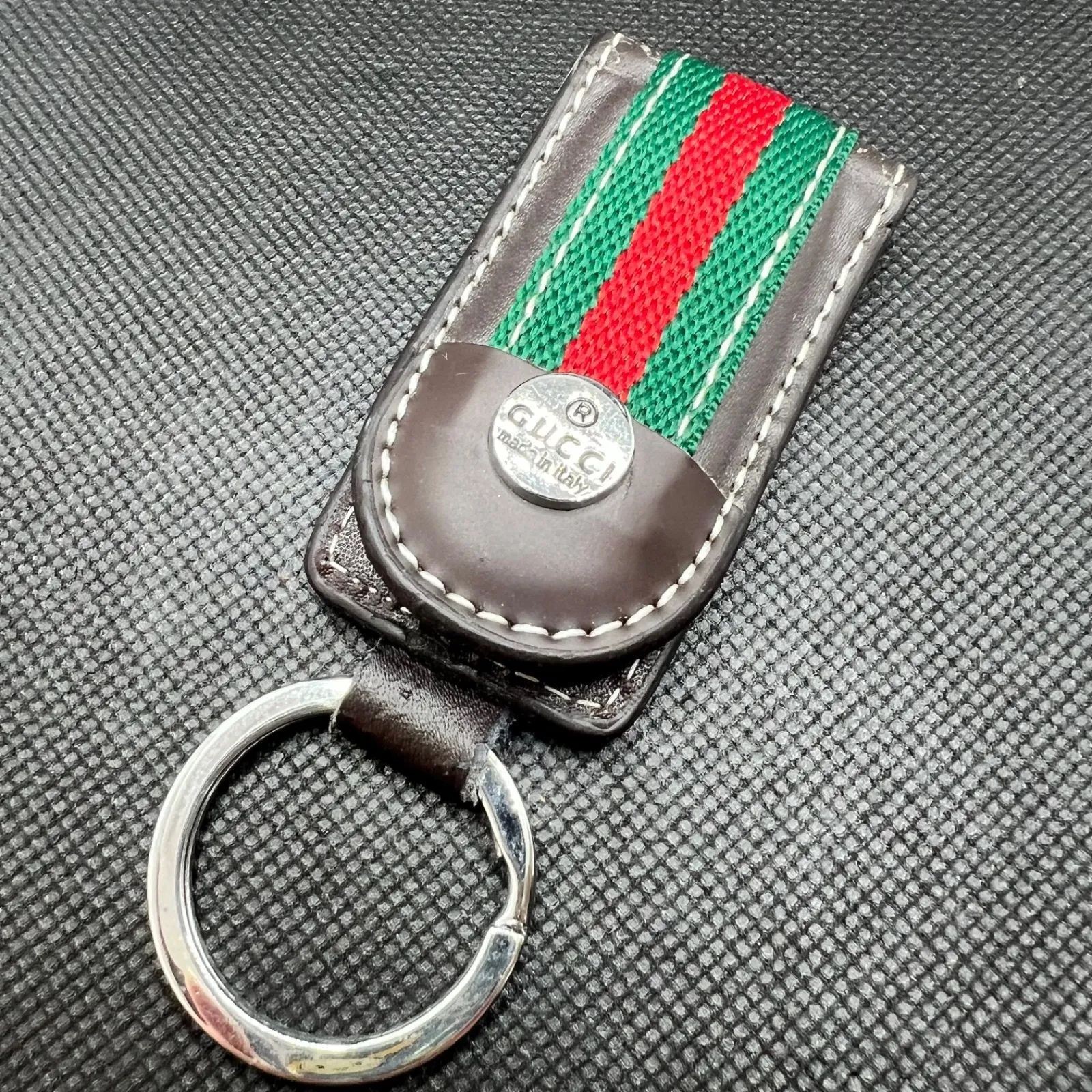 Foto 1 di 9