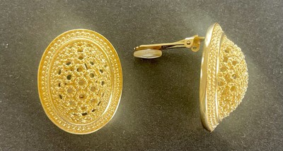 Vintage CHRISTIAN DIOR gold tone clip on Earrings, like new condition