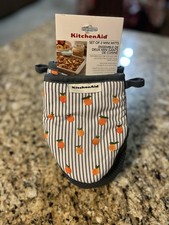 KitchenAid Set Of  Two Mini Mitts Peach🍑 Design New With Tags