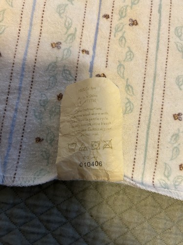 Classic Pooh FLANNEL RECEIVING BLANKET swaddling Winnie honey pot bees - Picture 6 of 9