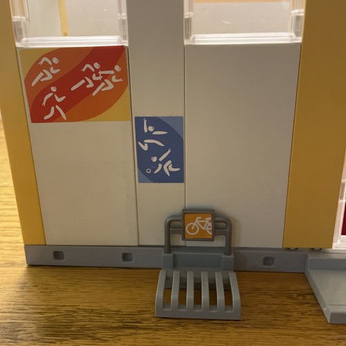 Playmobil 4325 Turnhalle mit Fahrradständer und Kreidetafel - Bild 10 von 15