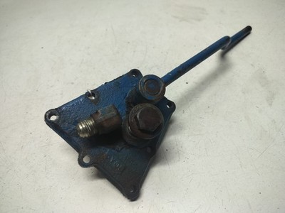 SBA324710460, SBA324200200 FORD NEW HOLLAND HOUSING AND LEVER