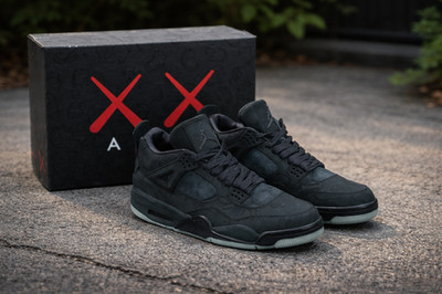 Men KAWS x Jordan 4 Retro  Black  930155-001 Size US 7-12