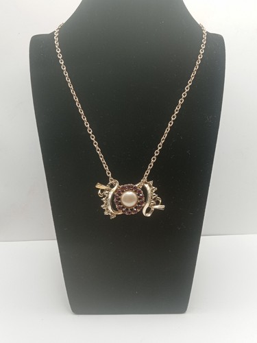 Neckles Hong Kong