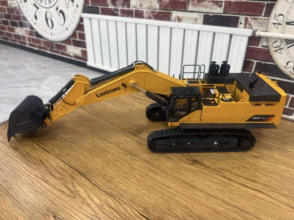 1/35 Scale LIUGONG CLG990F HD Hydraulic Excavator Diecast Model Collection Toy  - Image 3 of 4