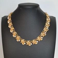 Vintage Trifari Brushed Gold Faux Pearl Leaf Choker Collar Necklace 16.5"