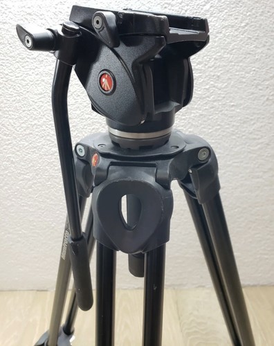Manfrotto MVH500AH ProFluid Head, Flat Manfrotto MVK502AM-1 Professional Fluid - Picture 7 of 12