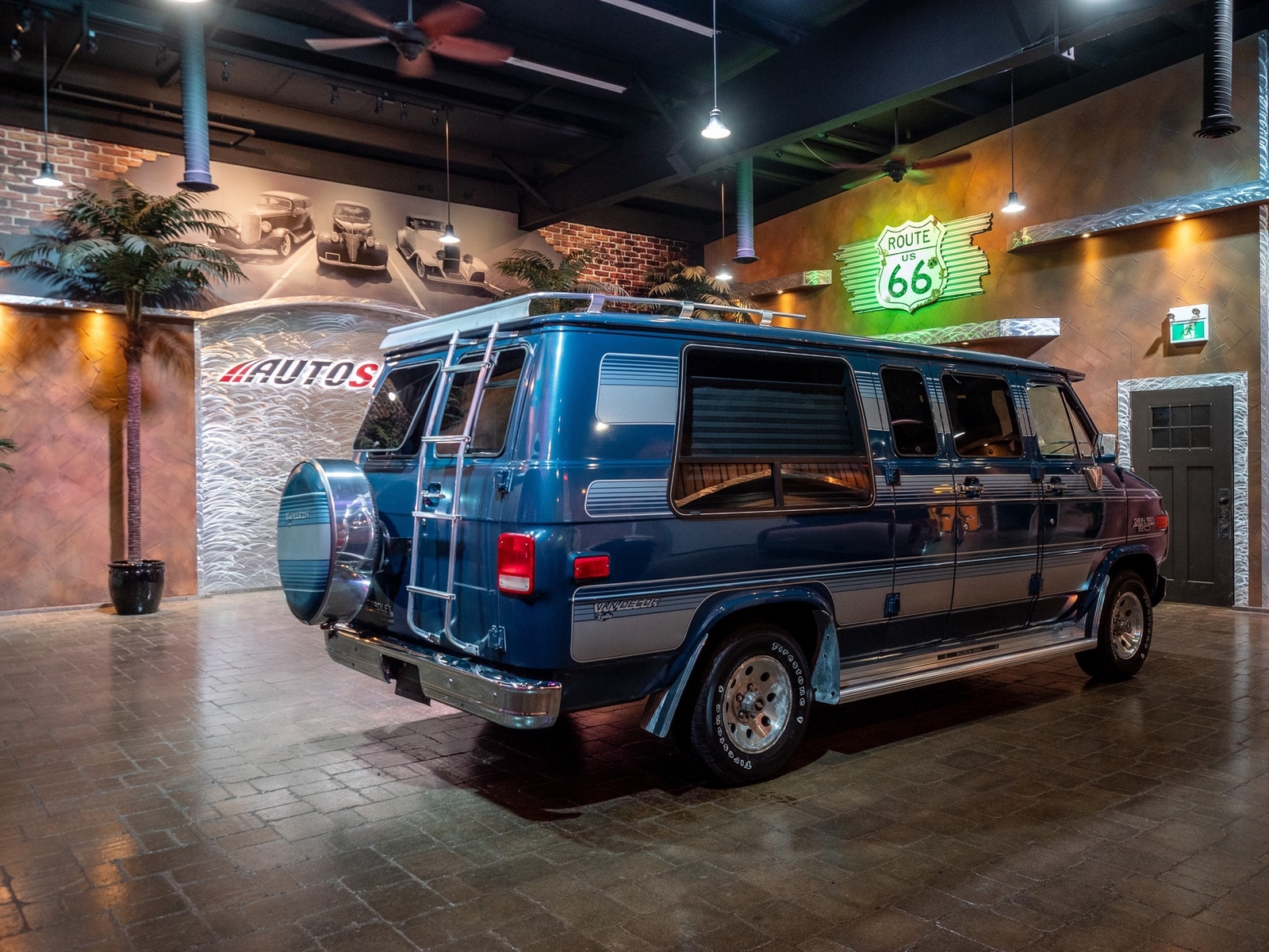 1990 Chevrolet Chevy Van G20 w/ Fold Away Bed, Captains Chairs, Tape