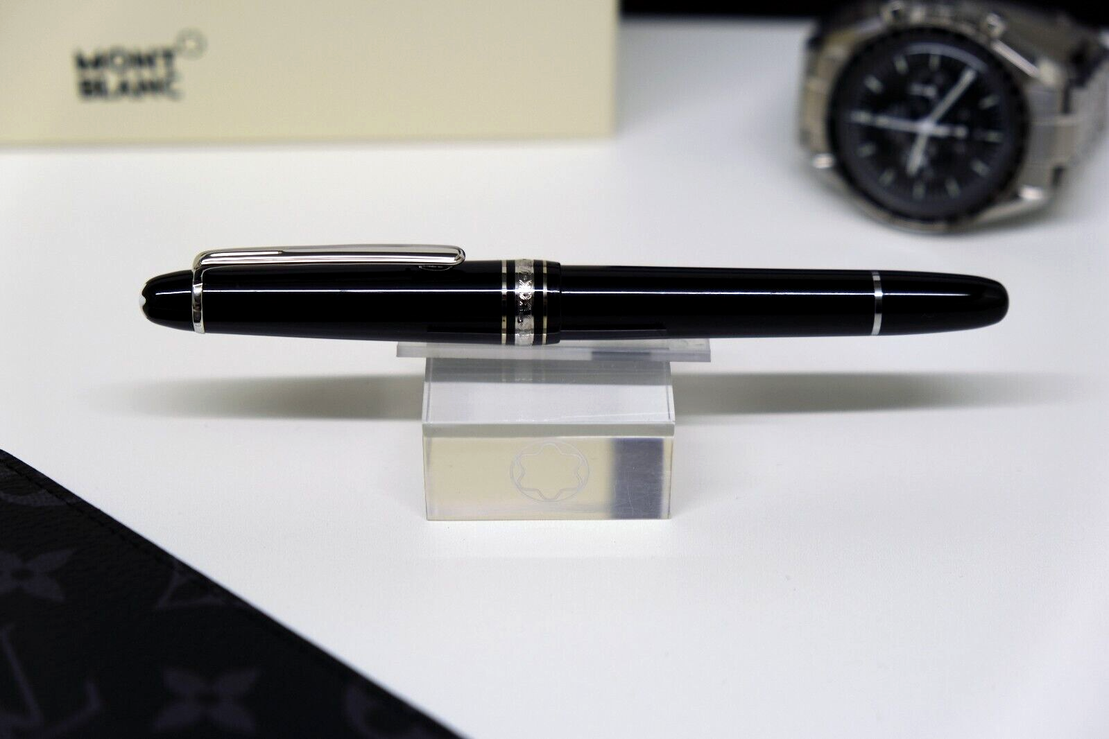 Display Model / Mont Blanc Meisterstuck / Platinum / Screw Cap