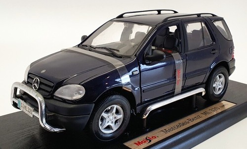 Maisto 1/18 Scale Model Car 31847 - 1997 Mercedes Benz ML 320 - 第 1/5 張圖片