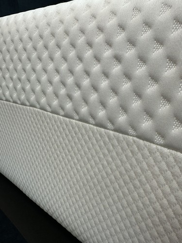 TEMPUR®️ Original DOUBLE Luxury Mattress 25cm FIRM Medium RRP £2500 NEW Bed Soft - Picture 6 of 9