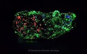 Diopside, hardystonite, clinohedrite - Franklin, NJ