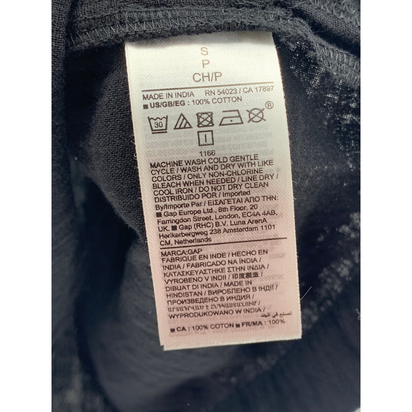 GAP Women's Black Solid Lightweight Split-Neck Sh… - image 10