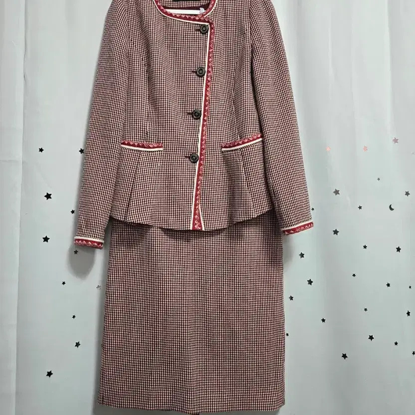 Jigott Checked Pattern Suit Two-Piece Set, Size 88 - image 10