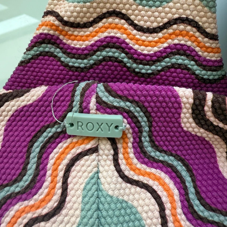 Conjunto superior e inferior de bikini Roxy talla S púrpura en zig-zag ondulado crochet Foto 4 de 4