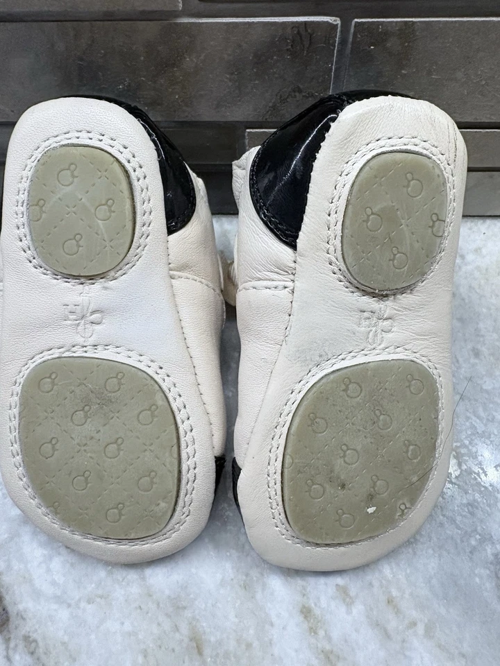 Cole Haan Bebé Niña Negro y Crema Tirantes Mini Gorra Puntera Cuna Zapatos Talla 2 Usados en Excelente Condición Foto 4 de 4