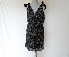 NWT The Lulus Pleats and Love Navy Blue Floral Print Pleated sleevelesMini Dress