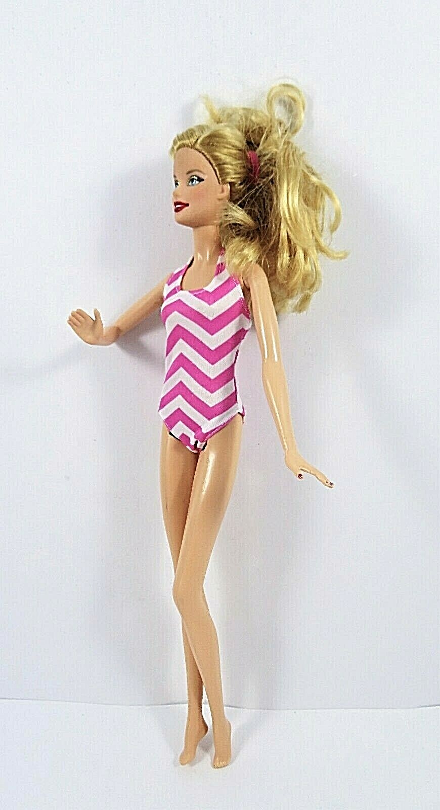 Posing Barbie Doll 2003 Mattel Blonde Hair 12 Inch Ready For Beach Or Pool