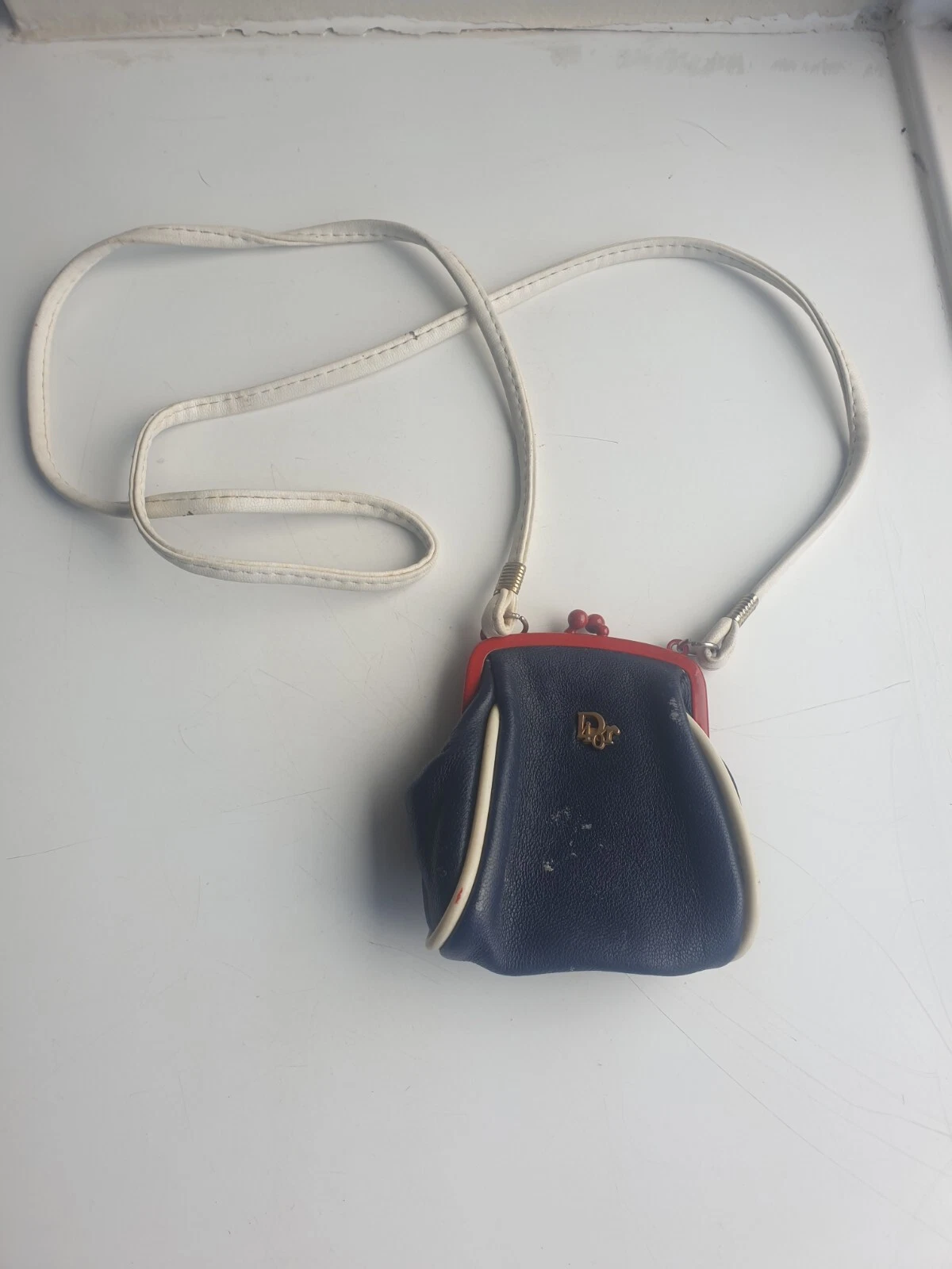Sac à main de marque Dior sur bandoulière longueur bandoulière chic vintage