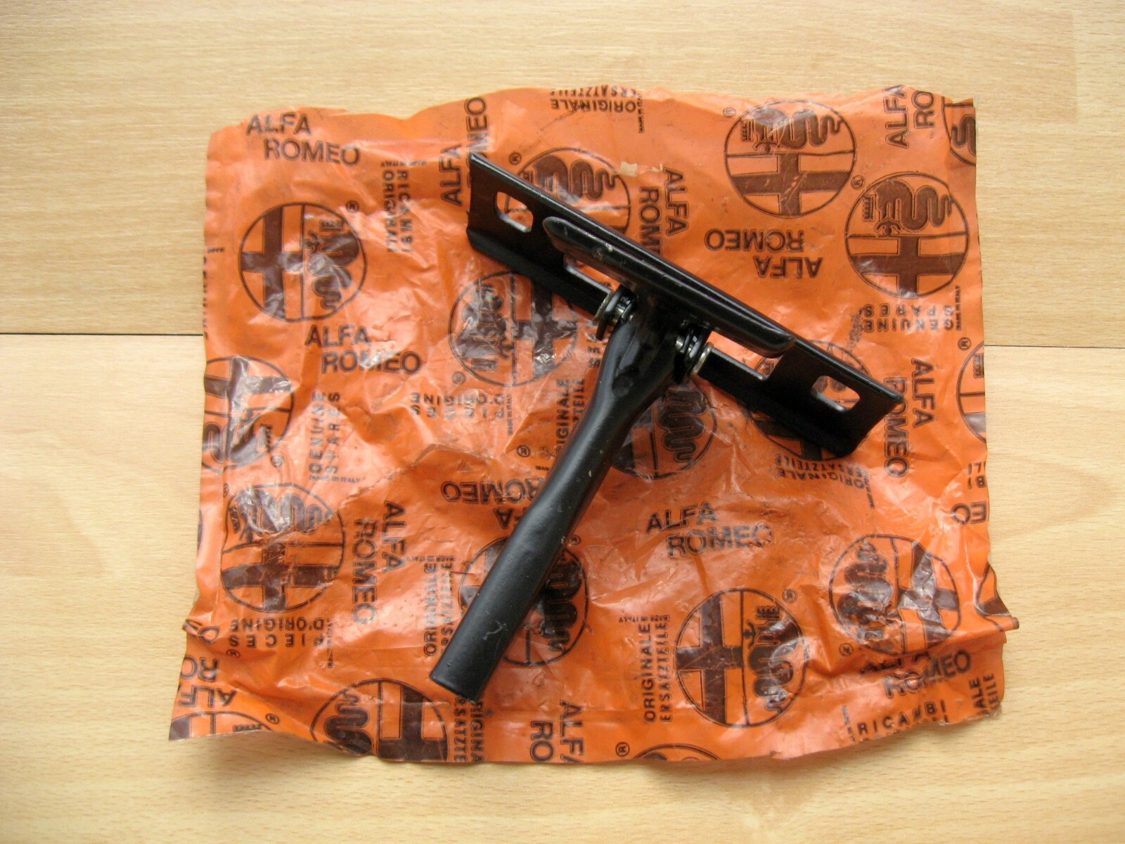 Serrure loqueteau poignee loquet gache capot auto Alfa Romeo