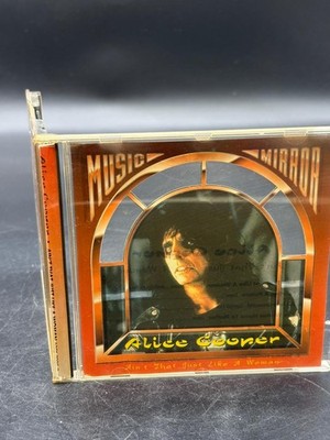 Alice Cooper - Ain't That Just Like A Woman