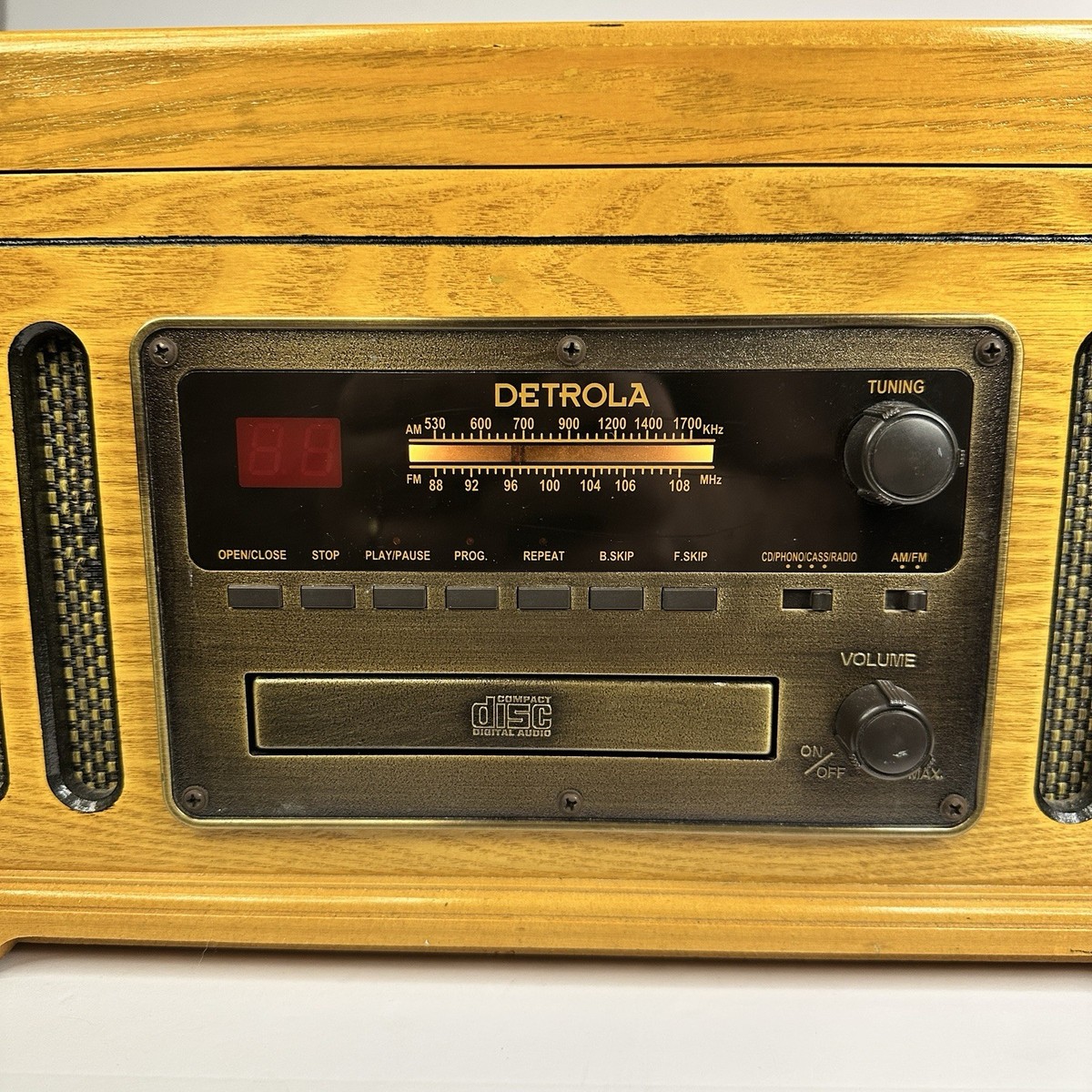 Detrola KM837 Vinyl Record Player CD Cassette Am/Fm Radio -- Works