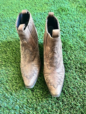 Ariat Scarlet Boots