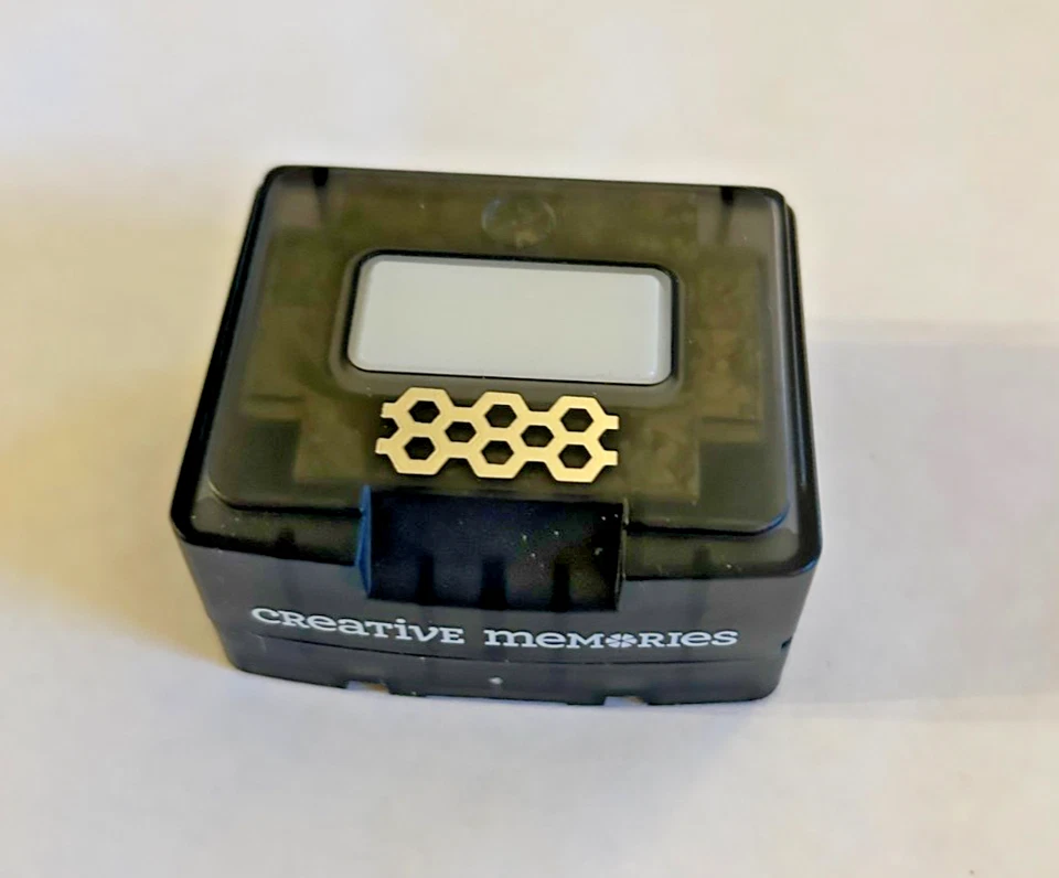 Creative Memories Honeycomb Border Maker Cartridge Punch RARE - Image 3 of 4