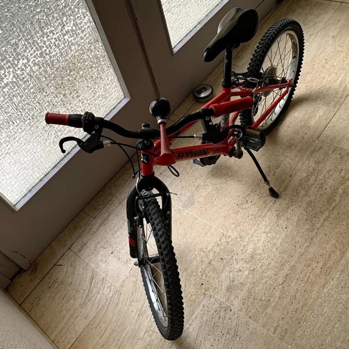 fahrradhelm druckstellen stirn LIZVIE Smart E-Bike Helm für Erwachsene, NTA-8776 (28 mph) / CPSC 1203 / CE EN1078 Zertifiziert, 360° Smart-Beleuchtung mit Blinkern & Bremswarnung, Magnetvisier für Fahrrad & Scooter (Schwarz, M) Sport & Freizeit Griffe Kid´s für Drehgriffschaltungen, Einsatzbereich_Kantine GPS Kit Options:GPS Only
