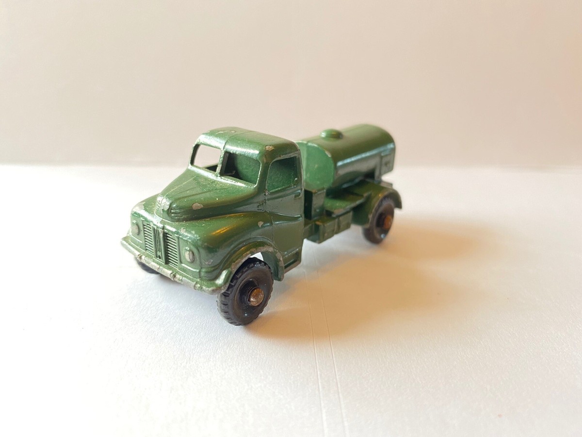 Matchbox Lesney Military MB 71 Austin 200 Gallon Water Truck