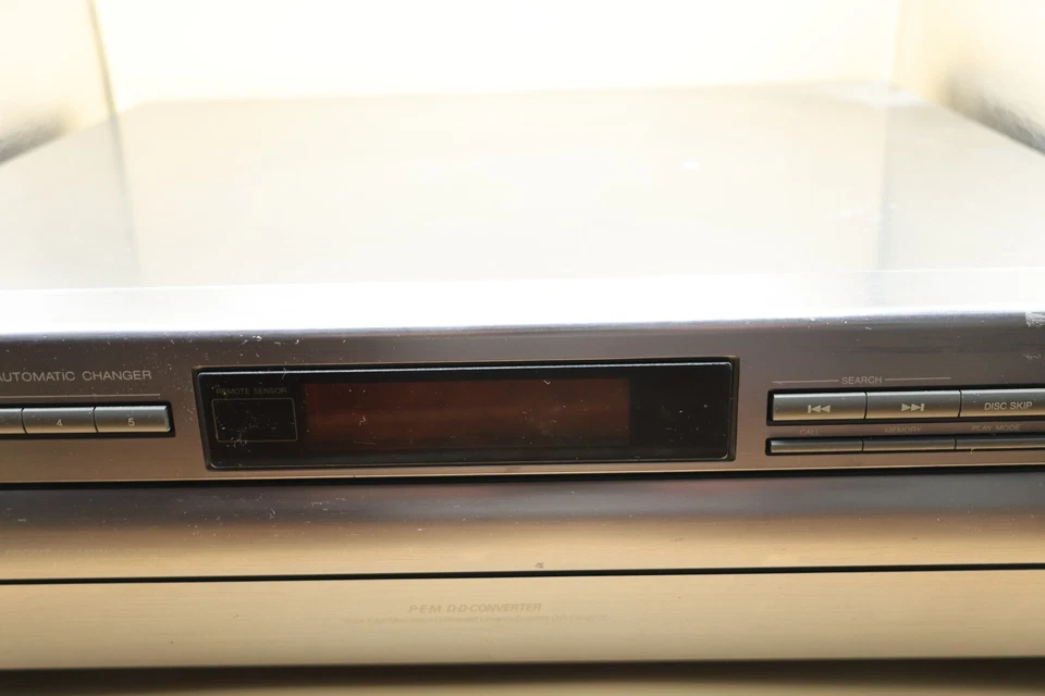 JVC Compact 5 Disc Automatic Changer Model: XL-F207TN No Power Cord for parts. - Image 3 of 4