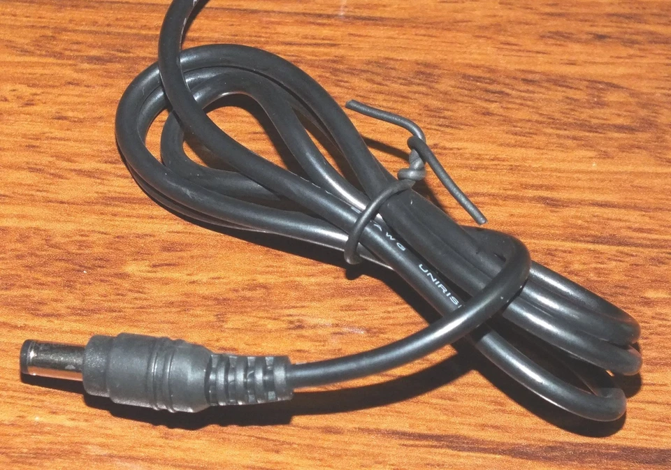 Unbranded / Generic AC Power Supply (KCT-SWP10) Output: DC 7 5 Volts & 1 Amp - Image 2 of 2