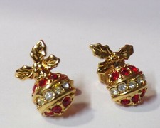 Avon SPARKLING CHRISTMAS ORNAMENT Gold Tone Pierced Earrings