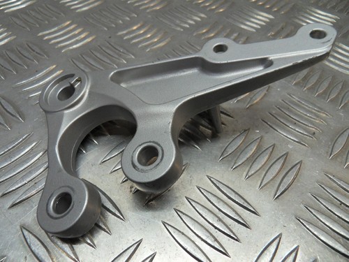 Suzuki GSXR 1000 soporte colgante clavija delantero derecho para el pie 2009 a 2016 nuevo - Imagen 2 de 7